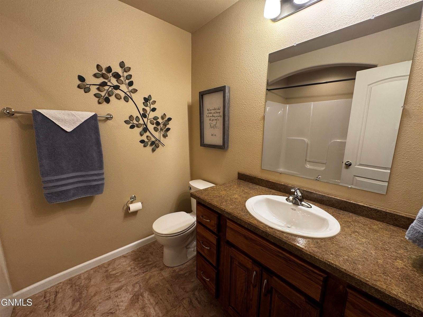 824 Compass Lane, Bismarck, ND 58504