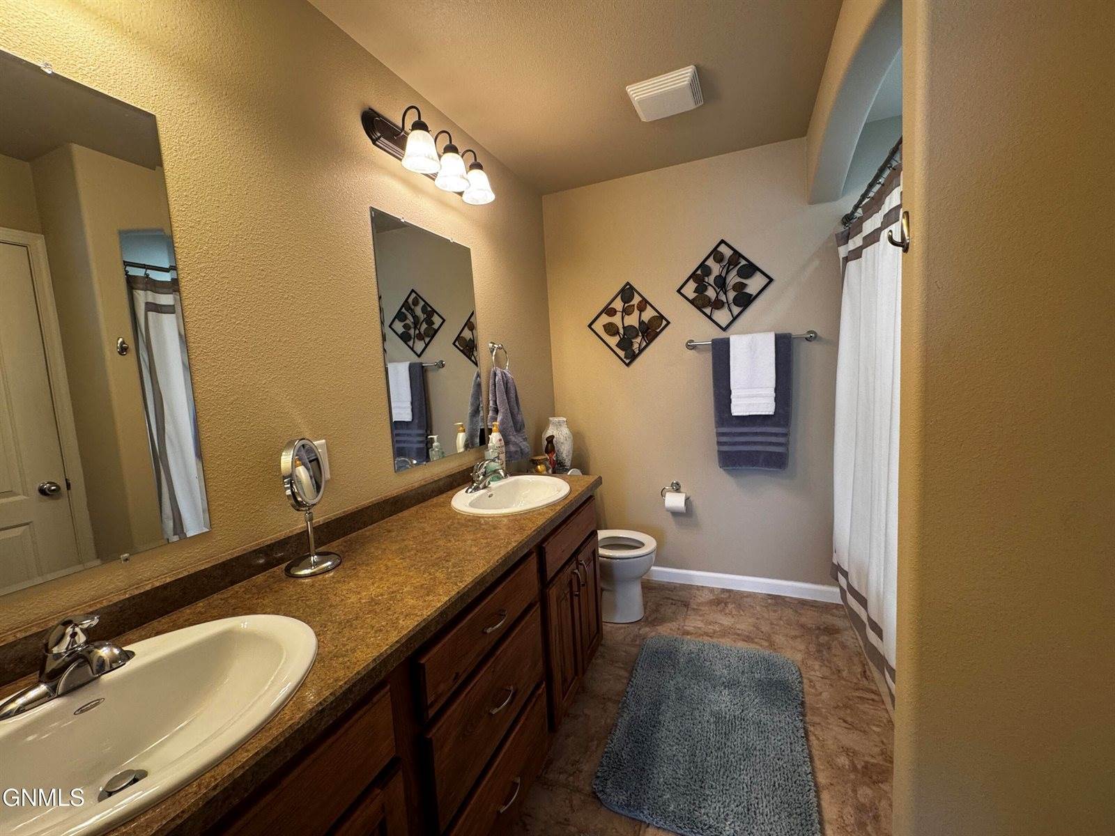 824 Compass Lane, Bismarck, ND 58504