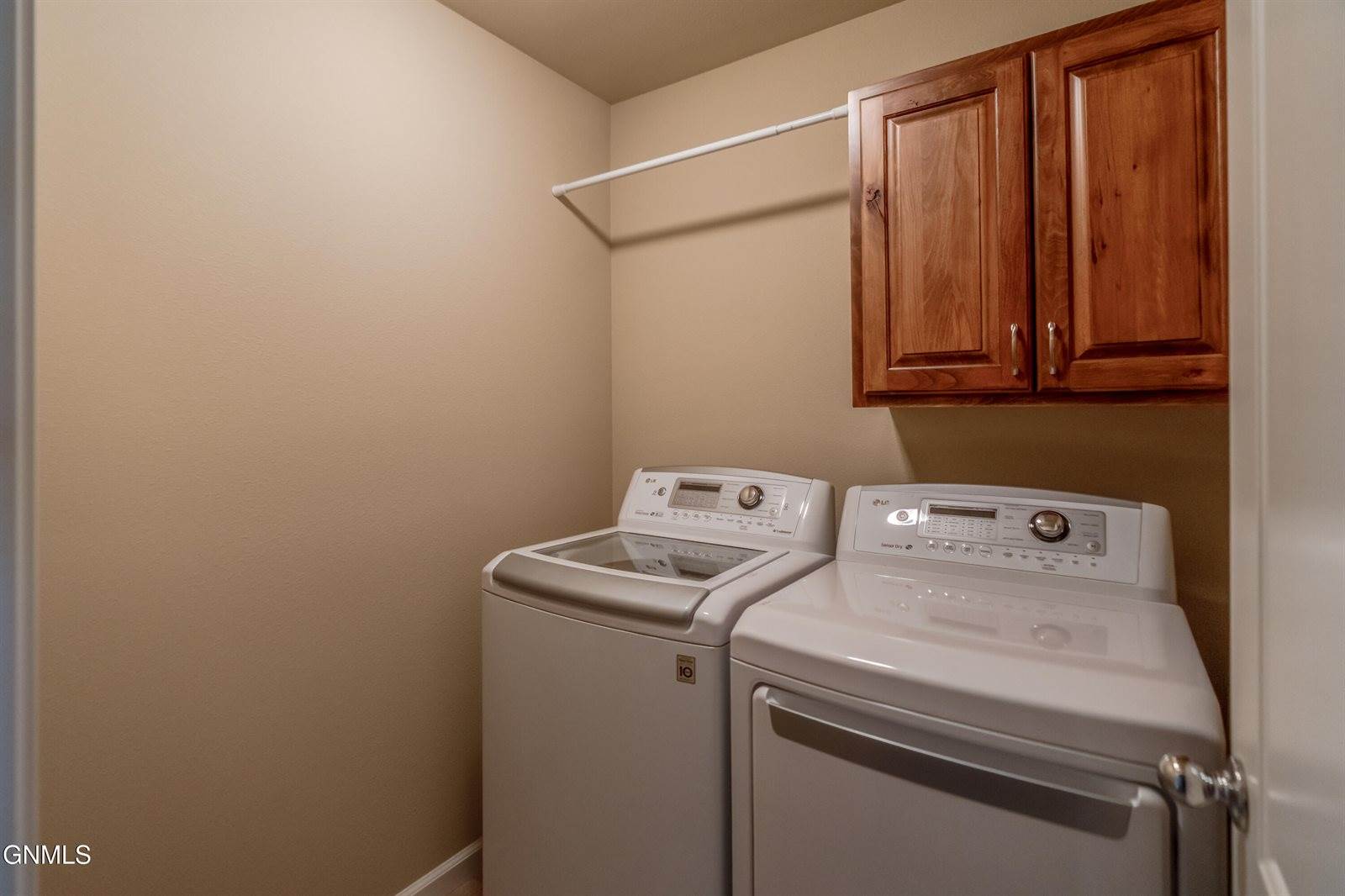 824 Compass Lane, Bismarck, ND 58504
