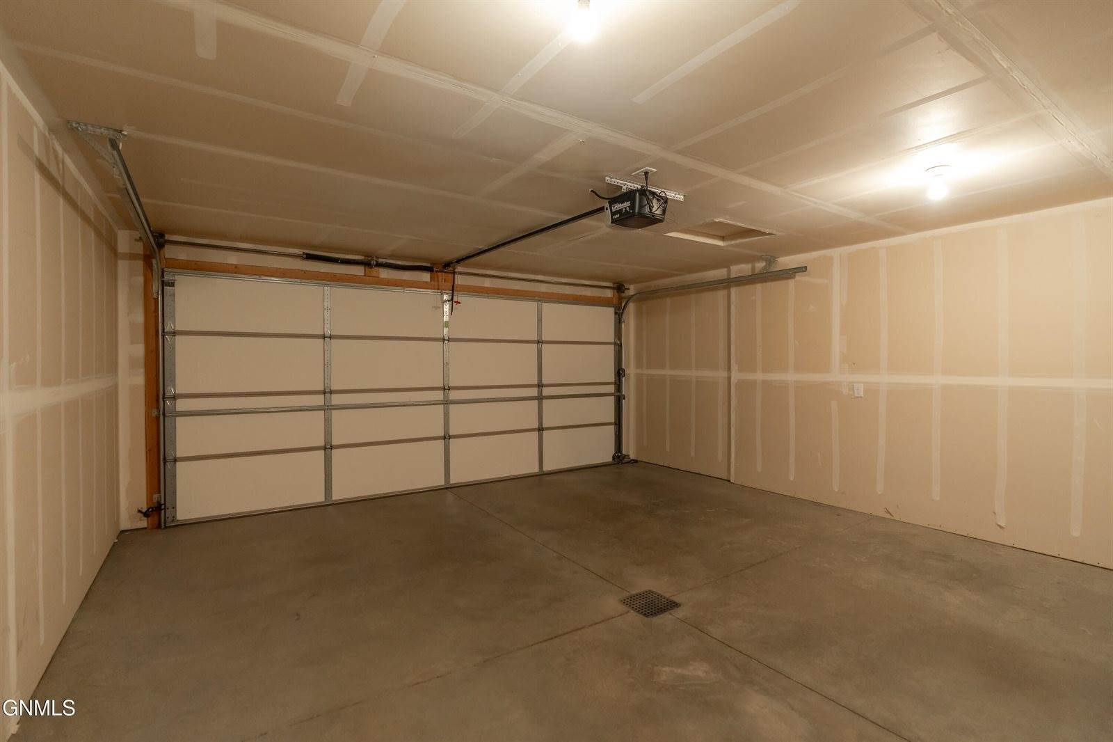 824 Compass Lane, Bismarck, ND 58504
