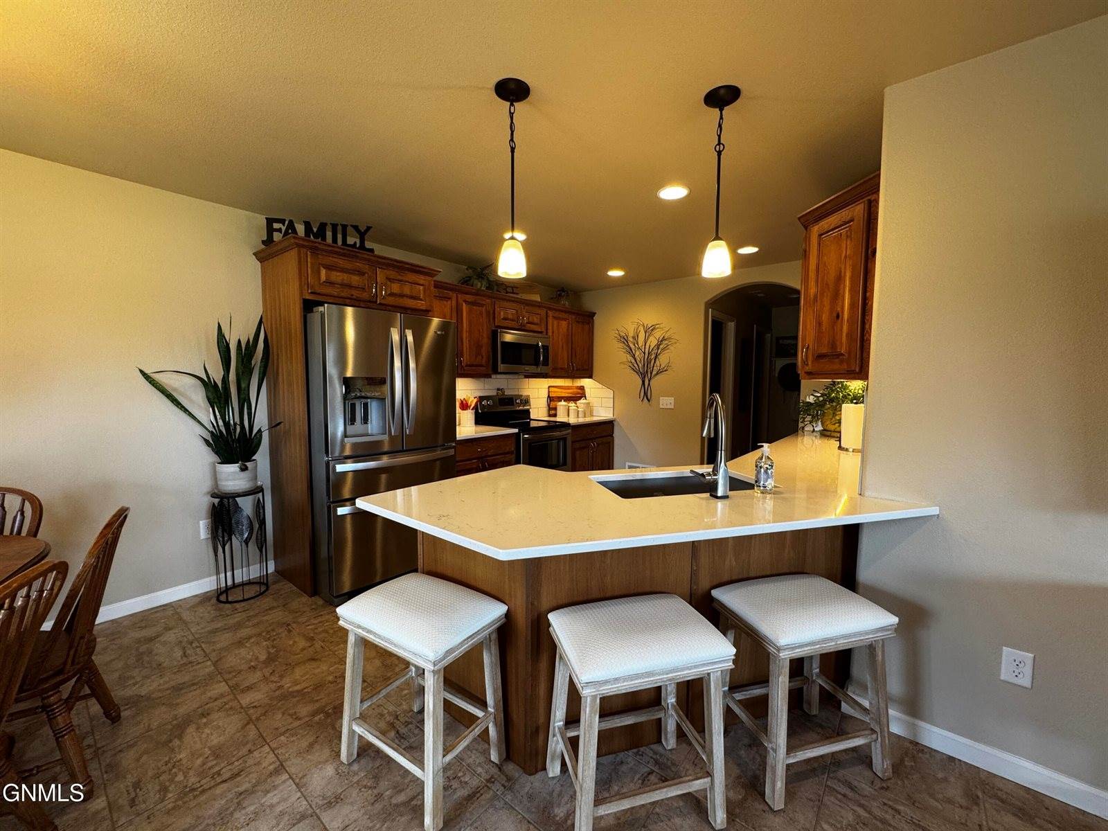 824 Compass Lane, Bismarck, ND 58504