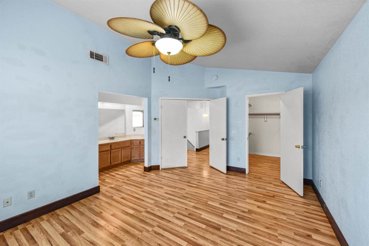 6651 Laguna Park Drive, Elk Grove, CA 95758
