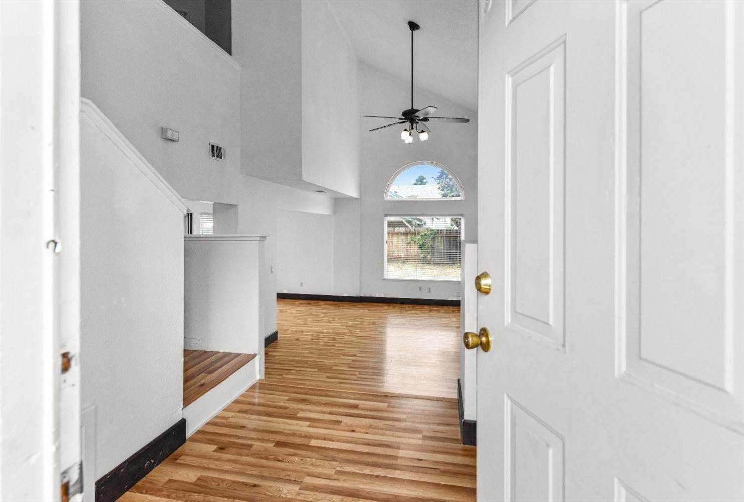 6651 Laguna Park Drive, Elk Grove, CA 95758