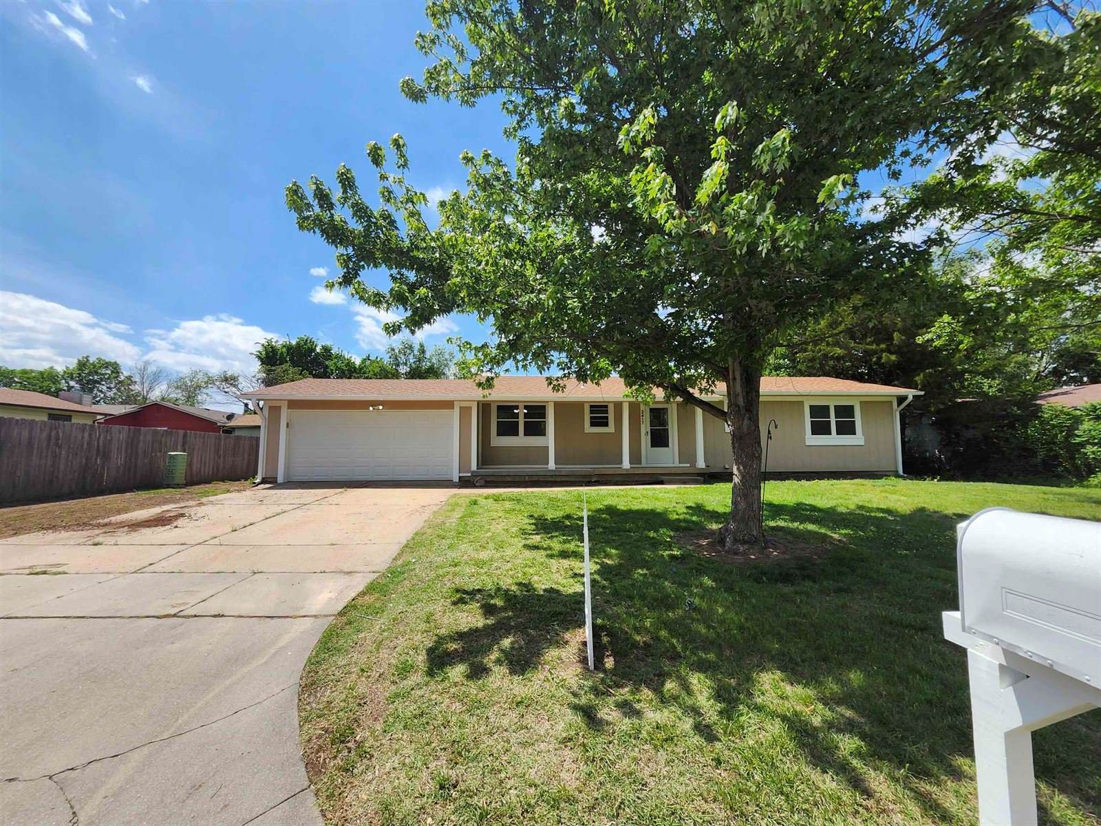 2417 North Battin Ave, Wichita, KS 67220