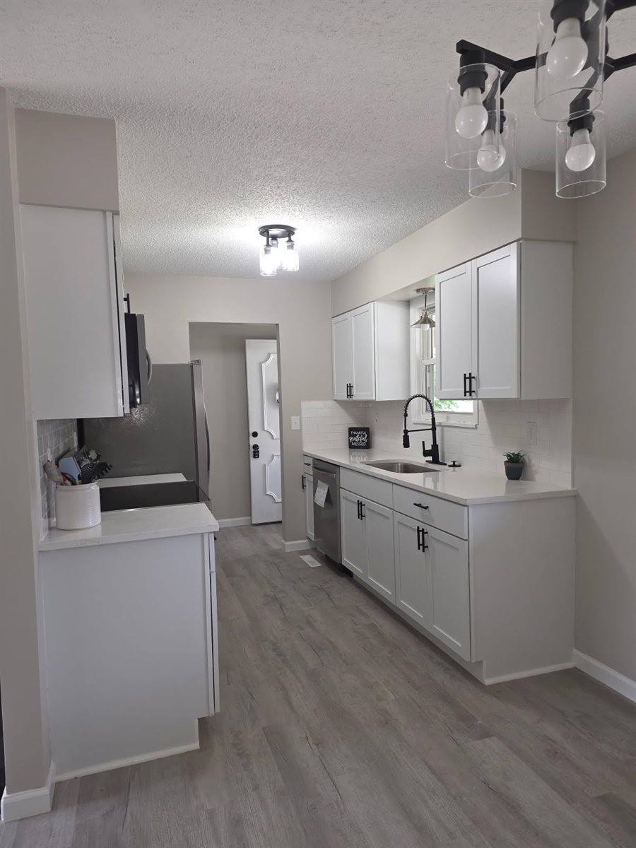 2417 North Battin Ave, Wichita, KS 67220