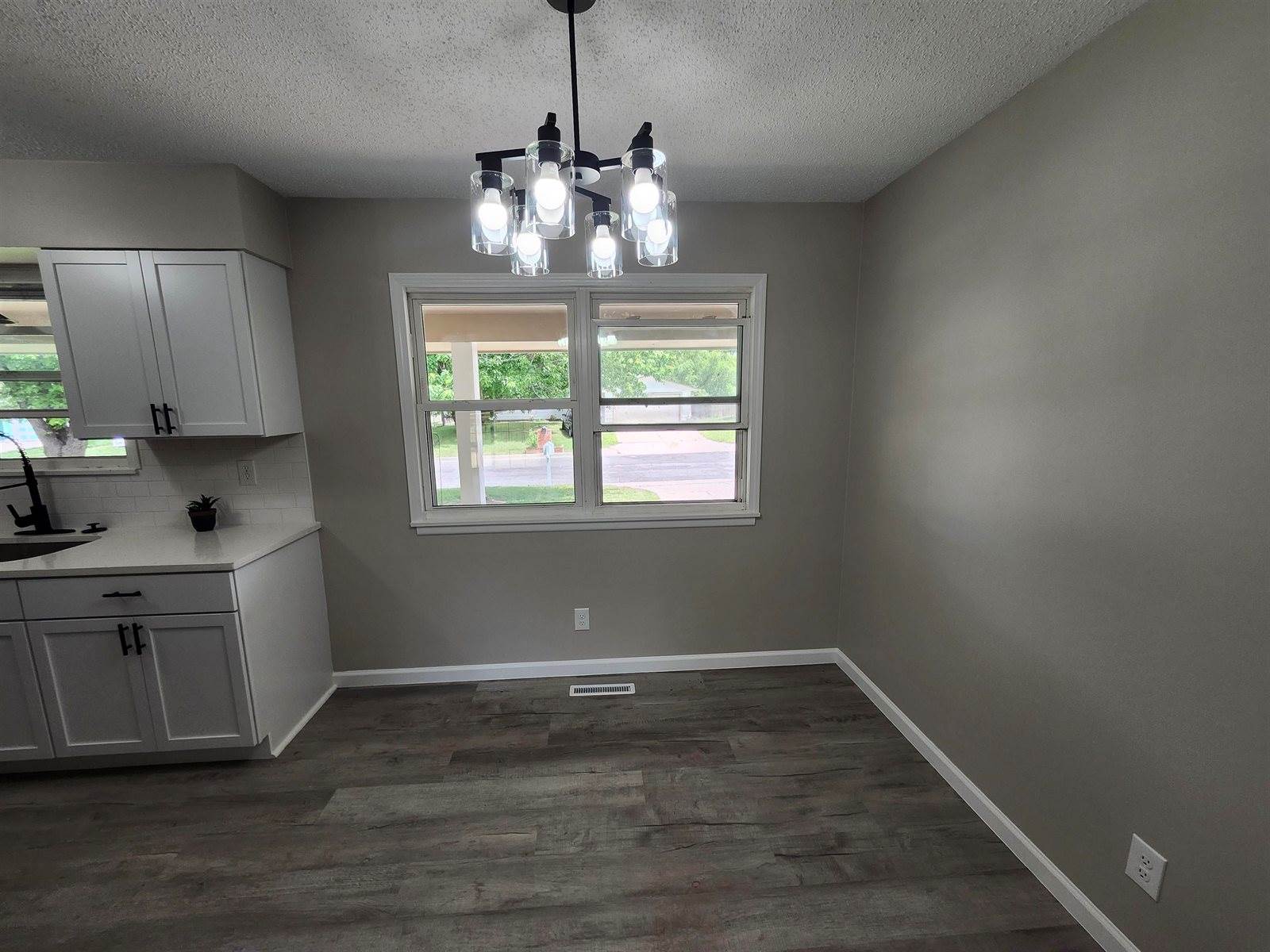 2417 North Battin Ave, Wichita, KS 67220