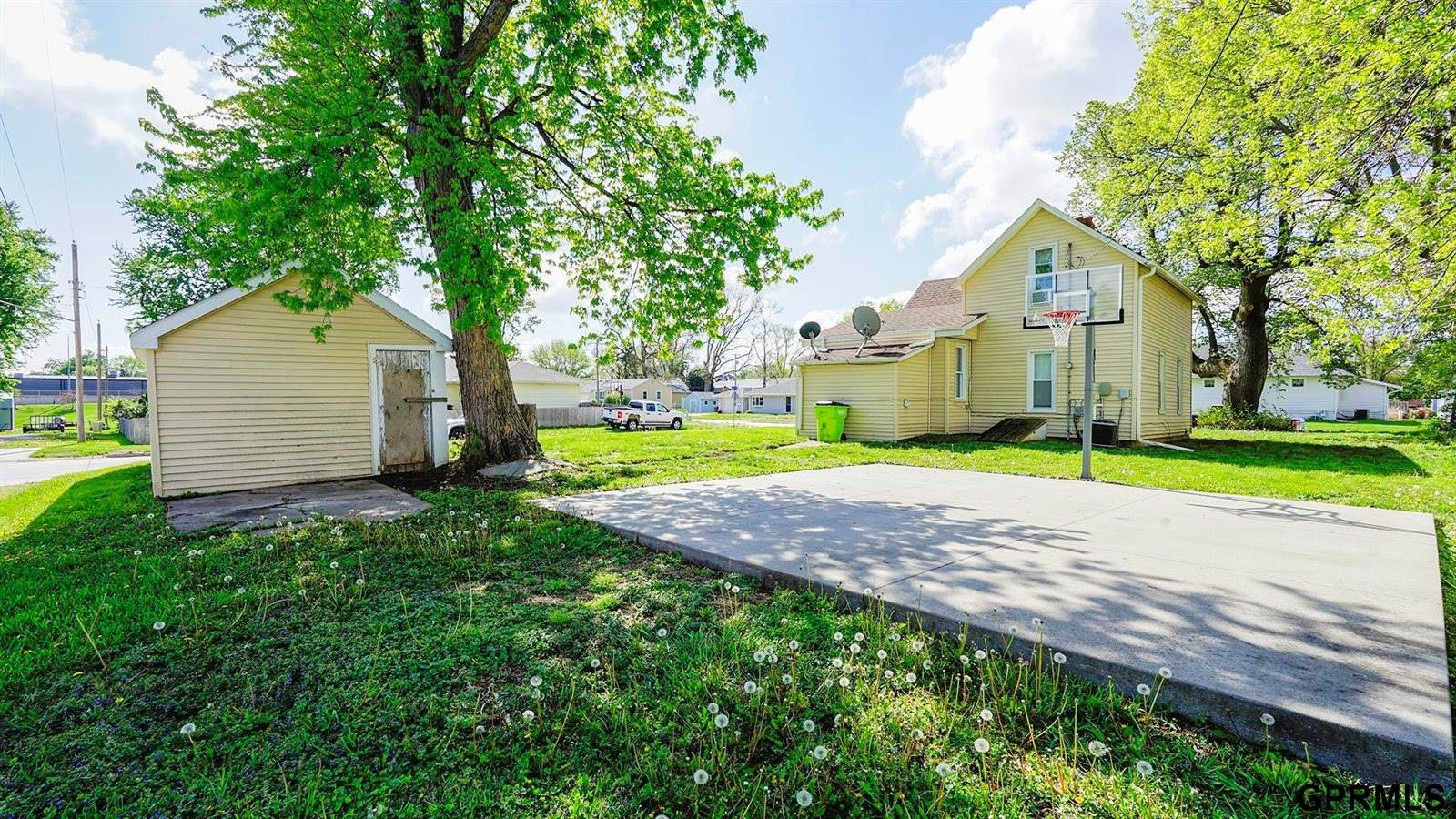 2002 Front Street, Blair, NE 68008
