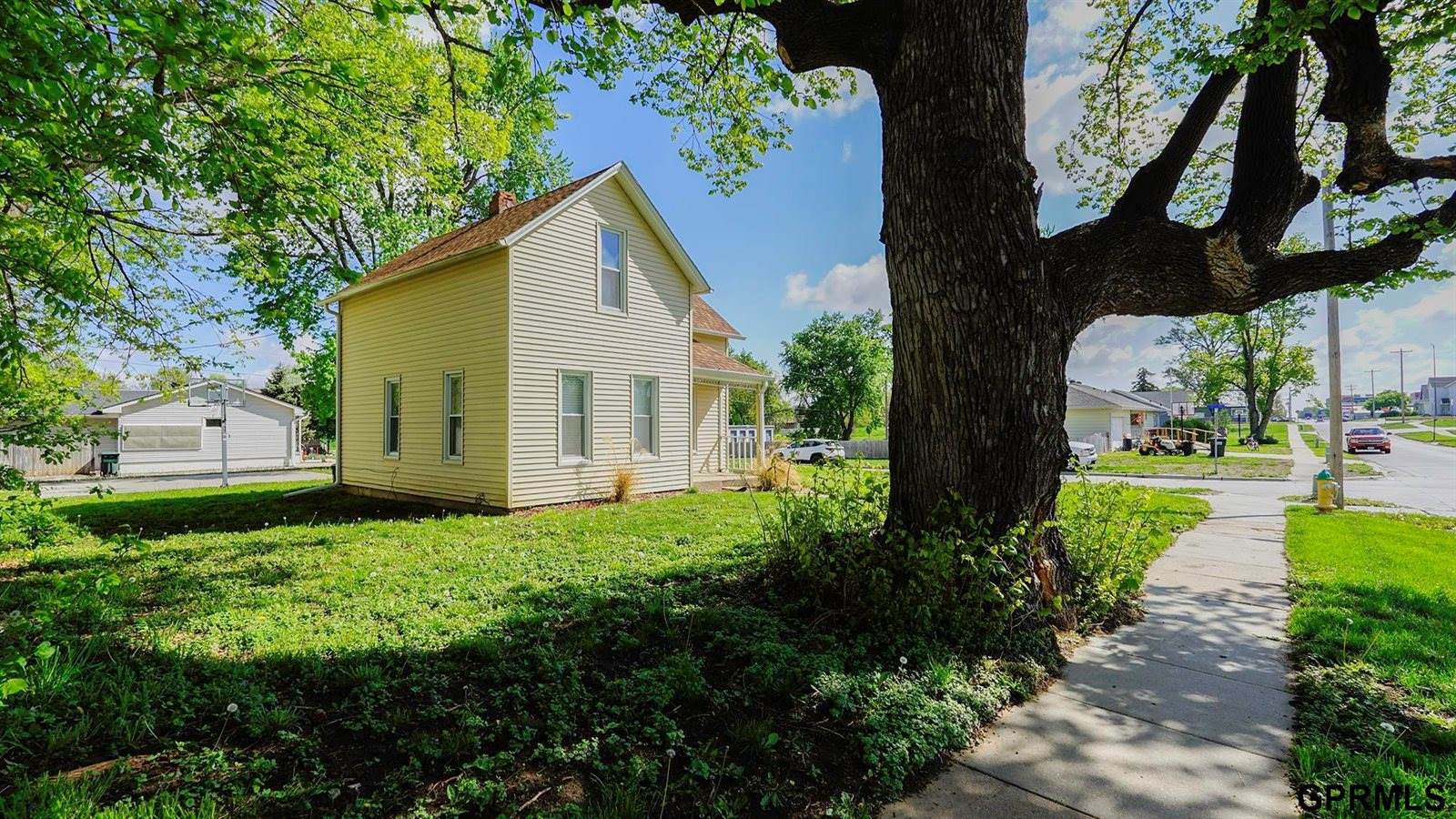 2002 Front Street, Blair, NE 68008
