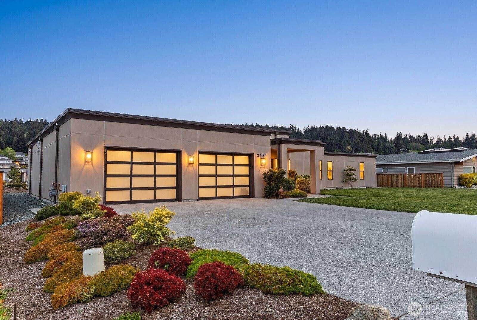 2181 Mariner Beach Drive, Oak Harbor, WA 98277