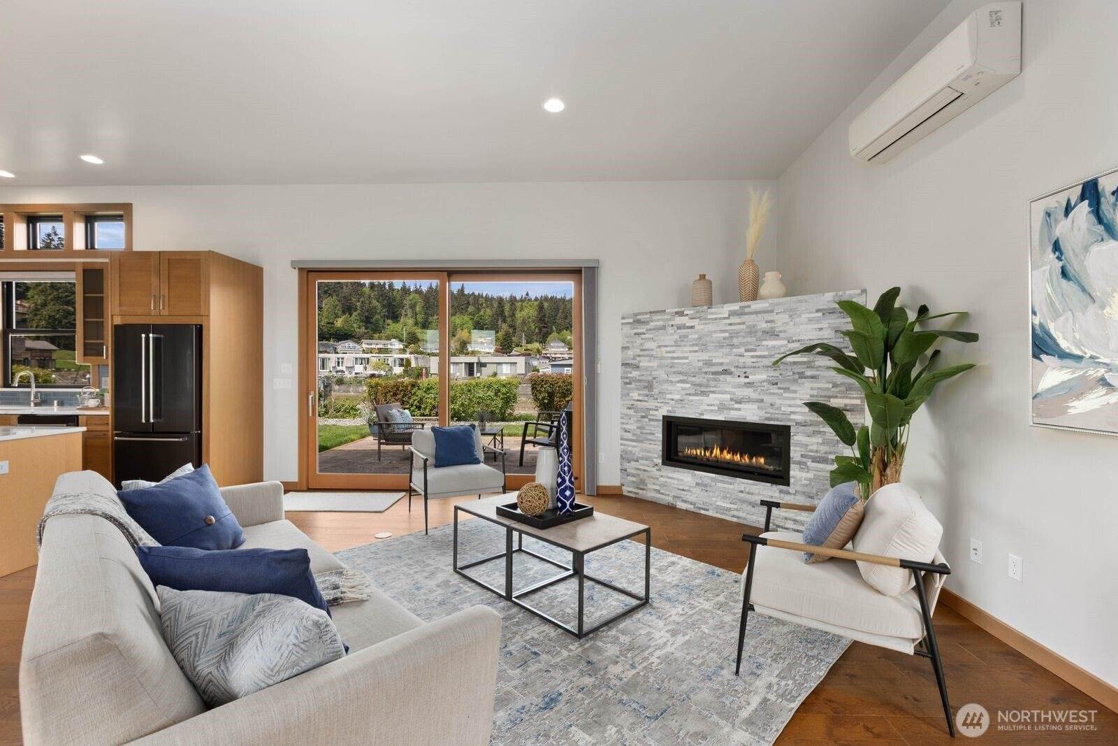 2181 Mariner Beach Drive, Oak Harbor, WA 98277