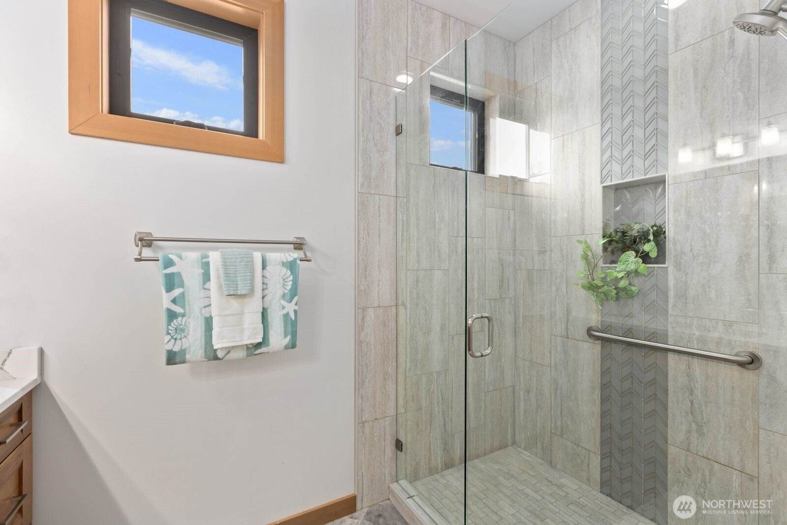 2181 Mariner Beach Drive, Oak Harbor, WA 98277