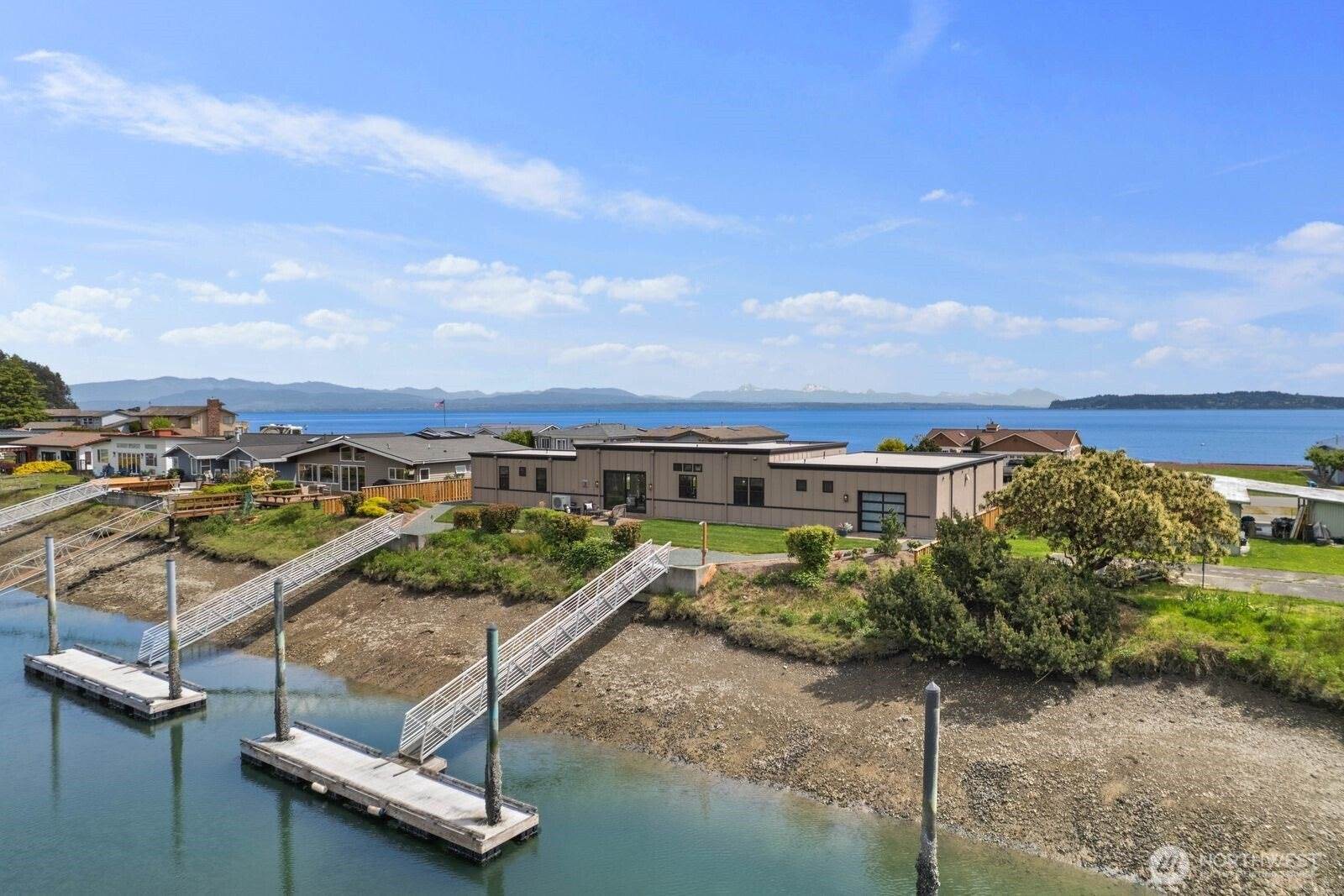 2181 Mariner Beach Drive, Oak Harbor, WA 98277