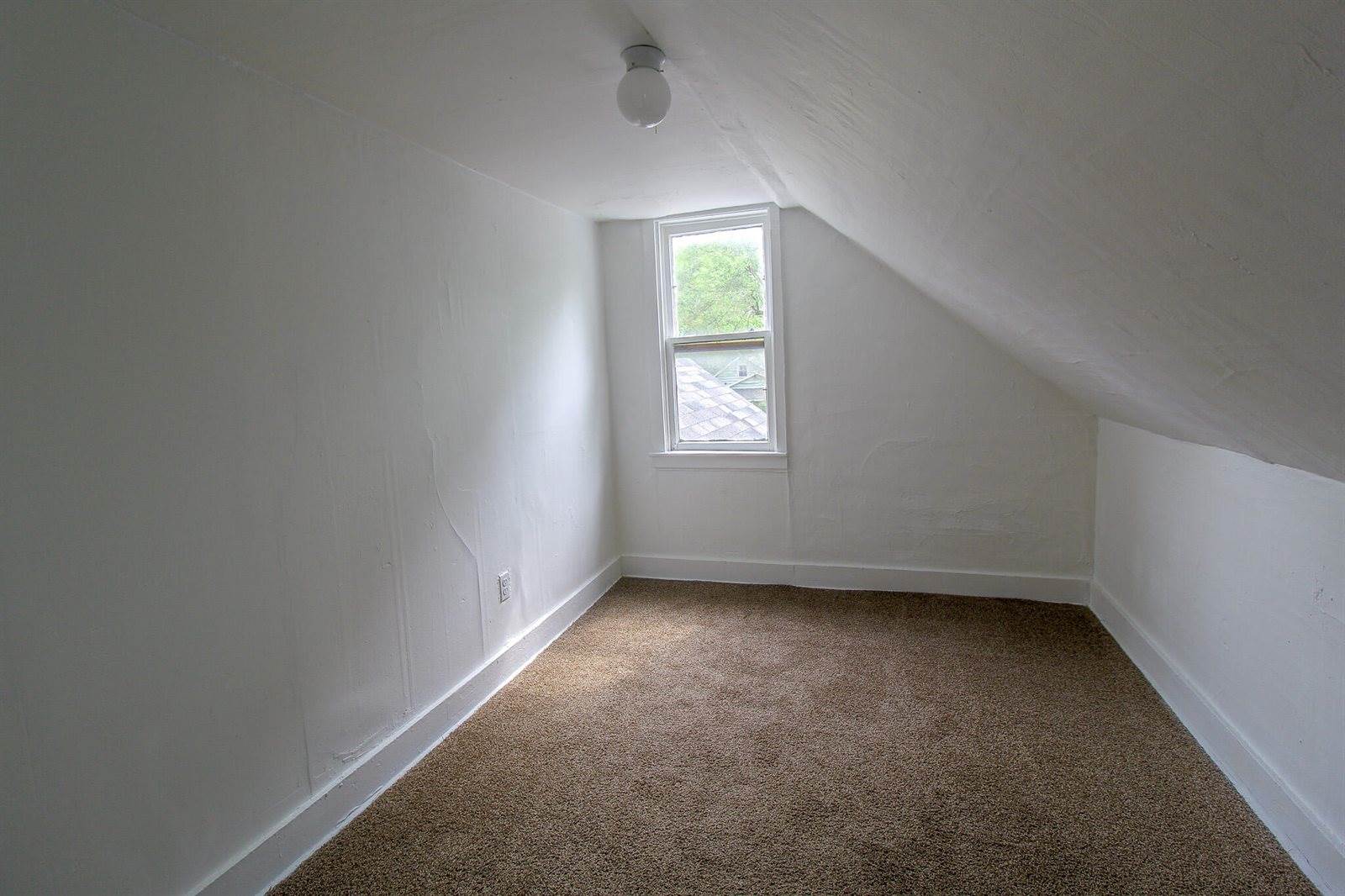1208 Princeton Avenue, Kalamazoo, MI 49007