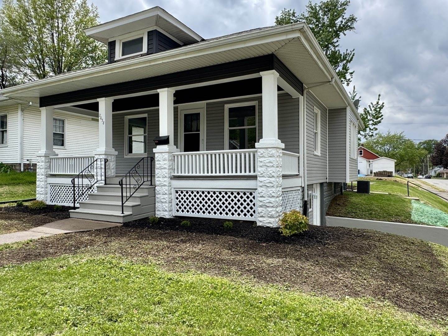 2038 North Myrtle Street, Davenport, IA 52804
