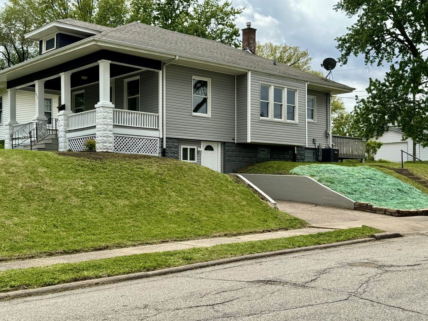 2038 North Myrtle Street, Davenport, IA 52804