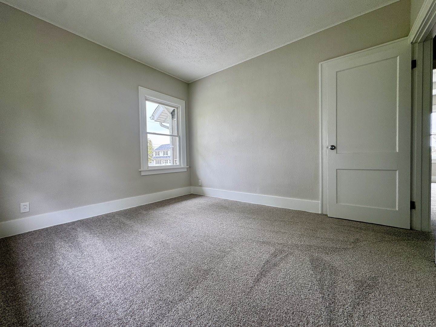 2038 North Myrtle Street, Davenport, IA 52804