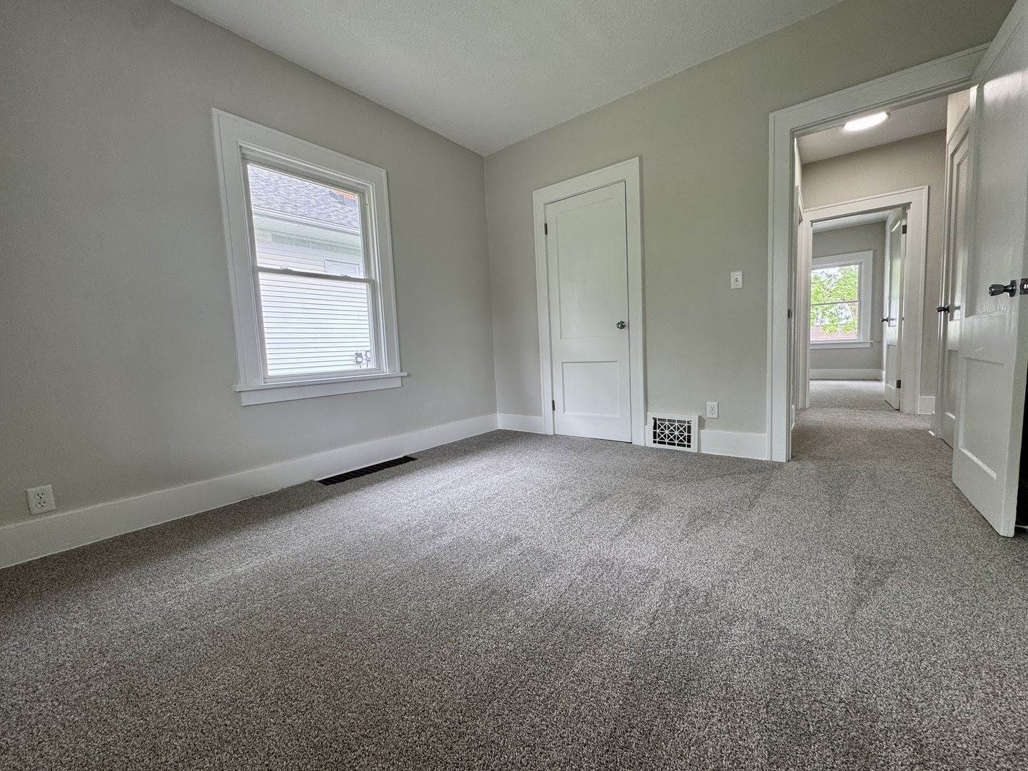 2038 North Myrtle Street, Davenport, IA 52804