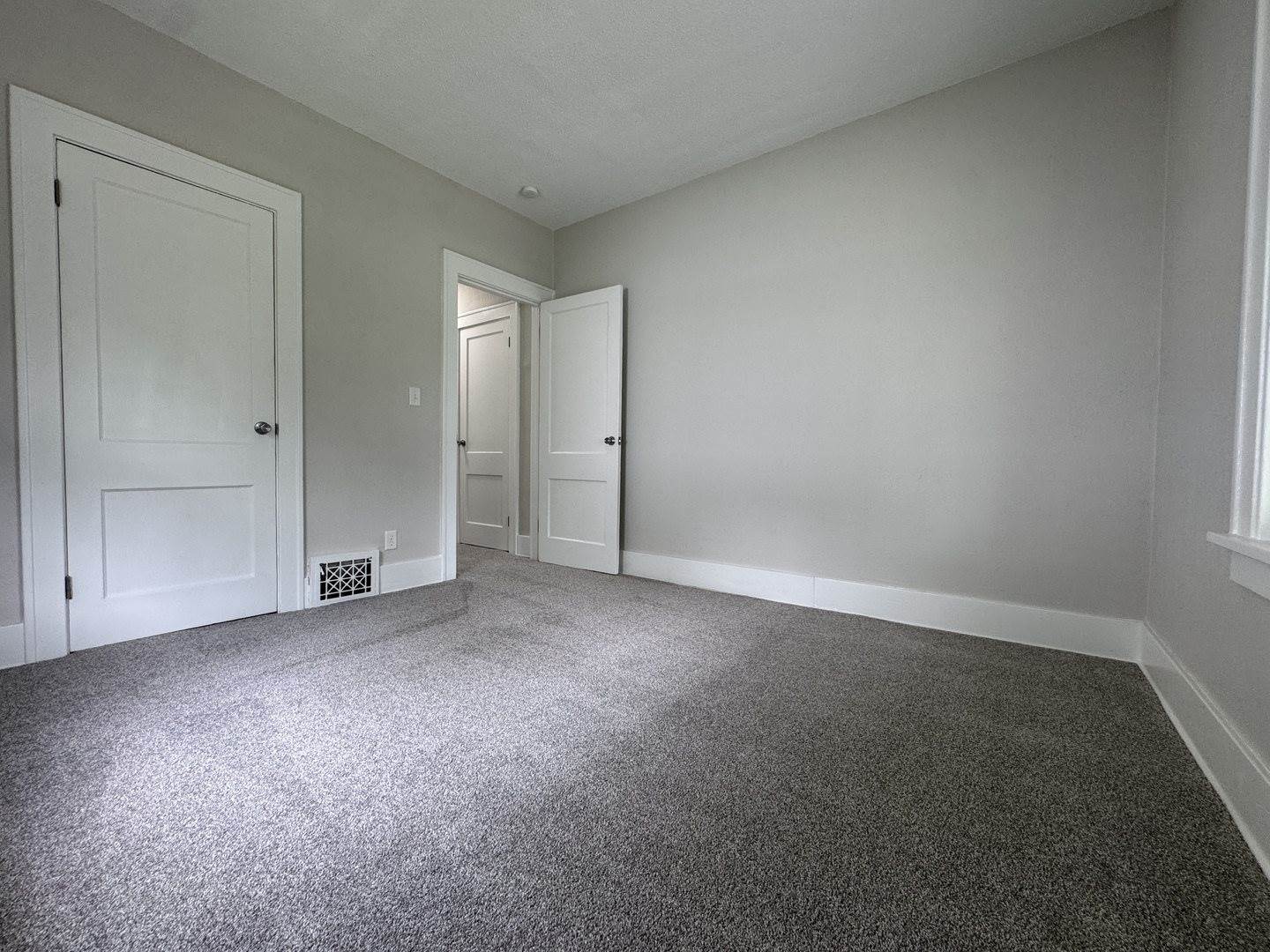 2038 North Myrtle Street, Davenport, IA 52804