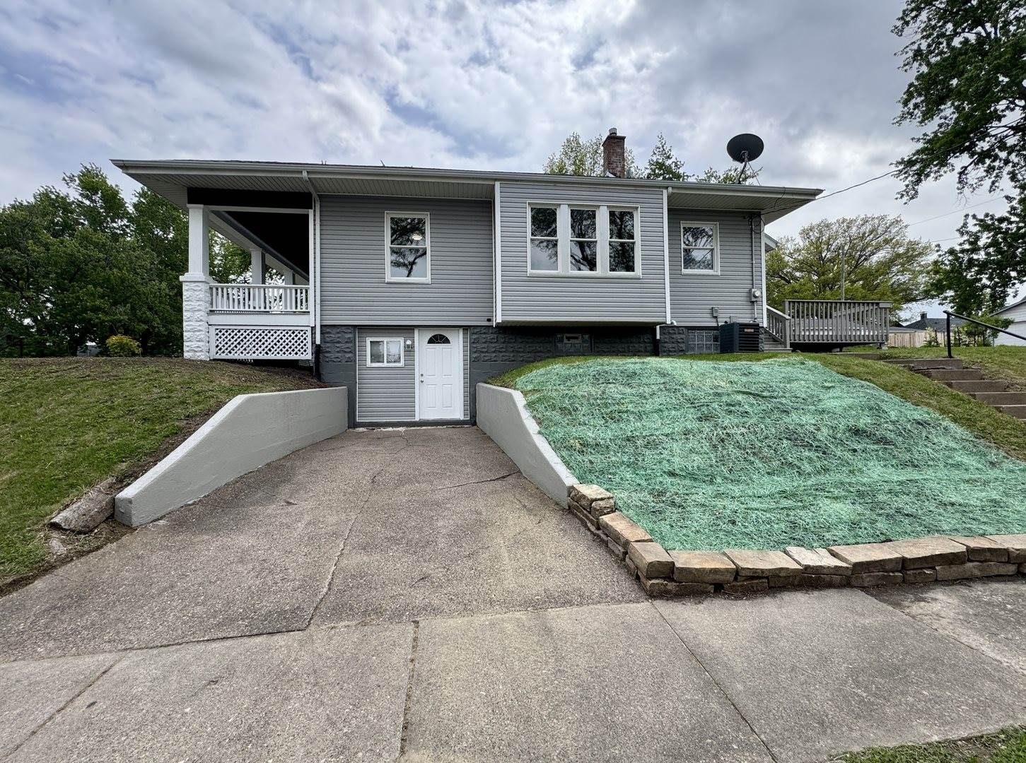 2038 North Myrtle Street, Davenport, IA 52804