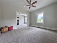 2038 North Myrtle Street, Davenport, IA 52804
