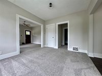 2038 North Myrtle Street, Davenport, IA 52804