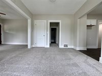 2038 North Myrtle Street, Davenport, IA 52804