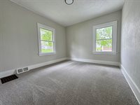 2038 North Myrtle Street, Davenport, IA 52804