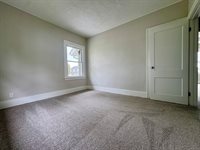 2038 North Myrtle Street, Davenport, IA 52804