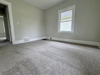 2038 North Myrtle Street, Davenport, IA 52804