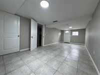 2038 North Myrtle Street, Davenport, IA 52804