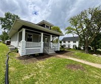 2038 North Myrtle Street, Davenport, IA 52804