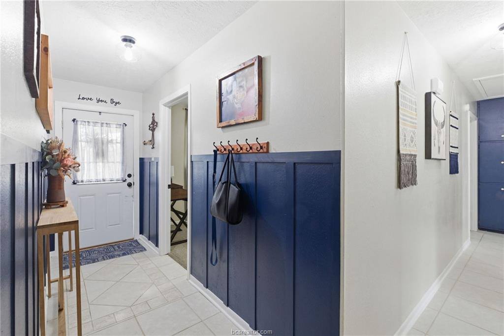 3902 Stillmeadow Drive, Bryan, TX 77802