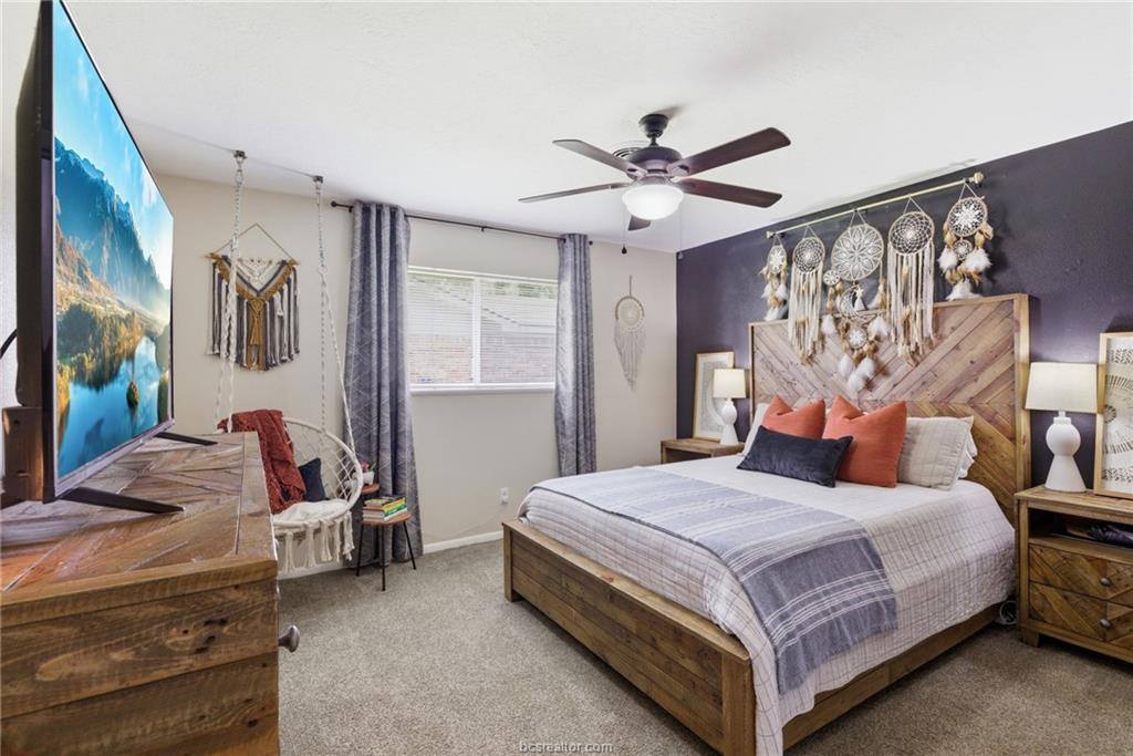 3902 Stillmeadow Drive, Bryan, TX 77802