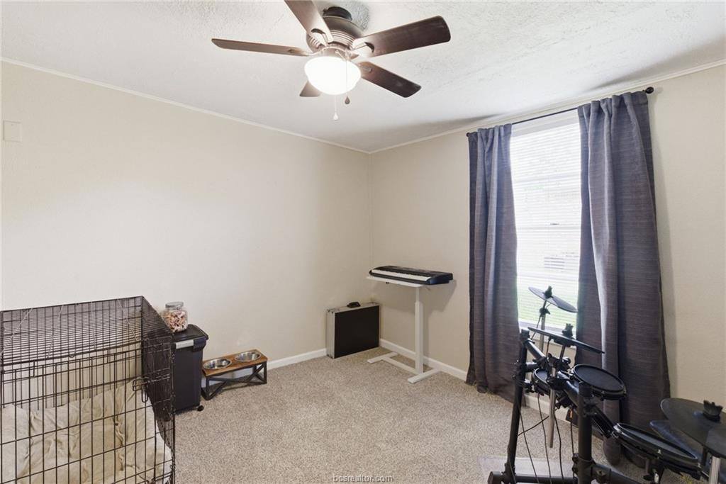 3902 Stillmeadow Drive, Bryan, TX 77802