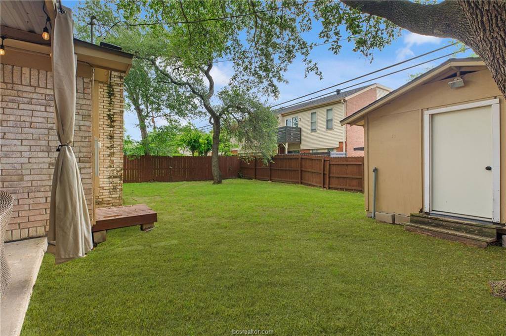 3902 Stillmeadow Drive, Bryan, TX 77802