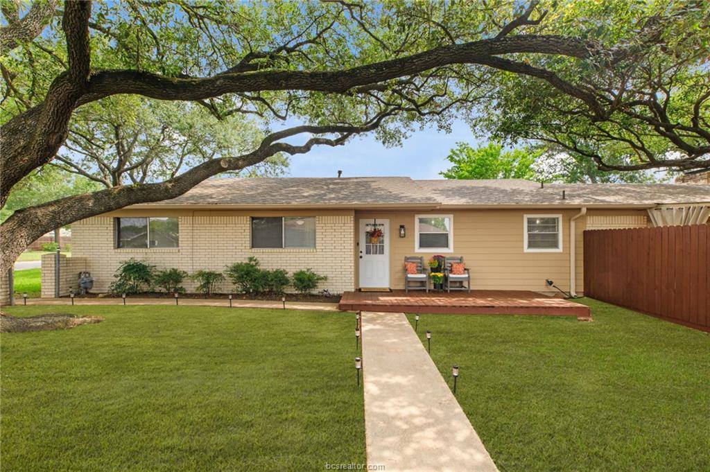 3902 Stillmeadow Drive, Bryan, TX 77802