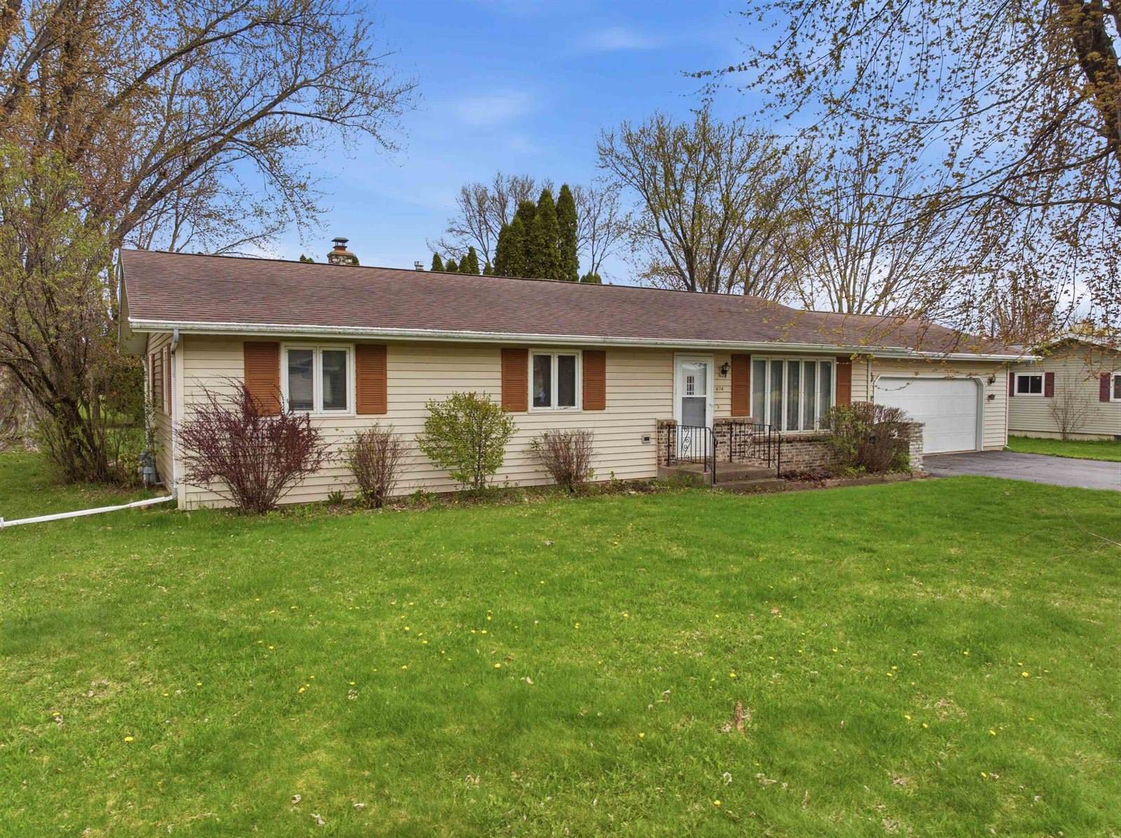 606 E Clark Street, Spencer, WI 54479