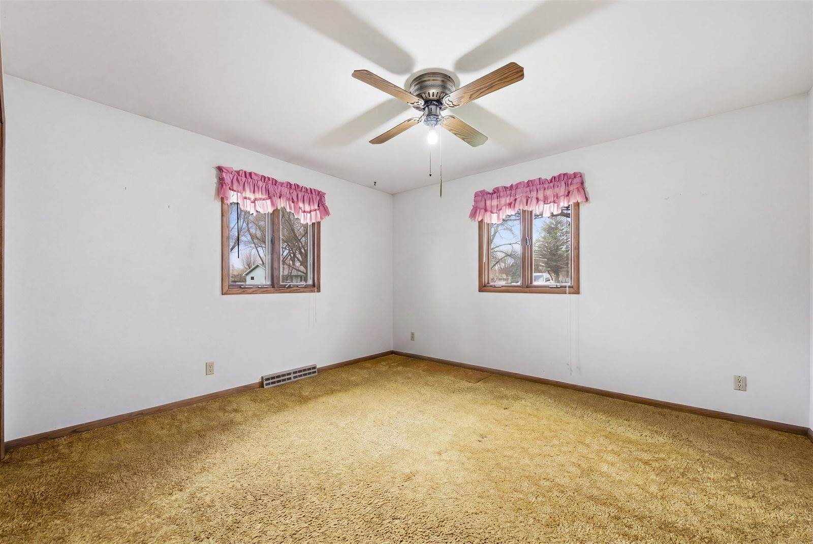 606 E Clark Street, Spencer, WI 54479