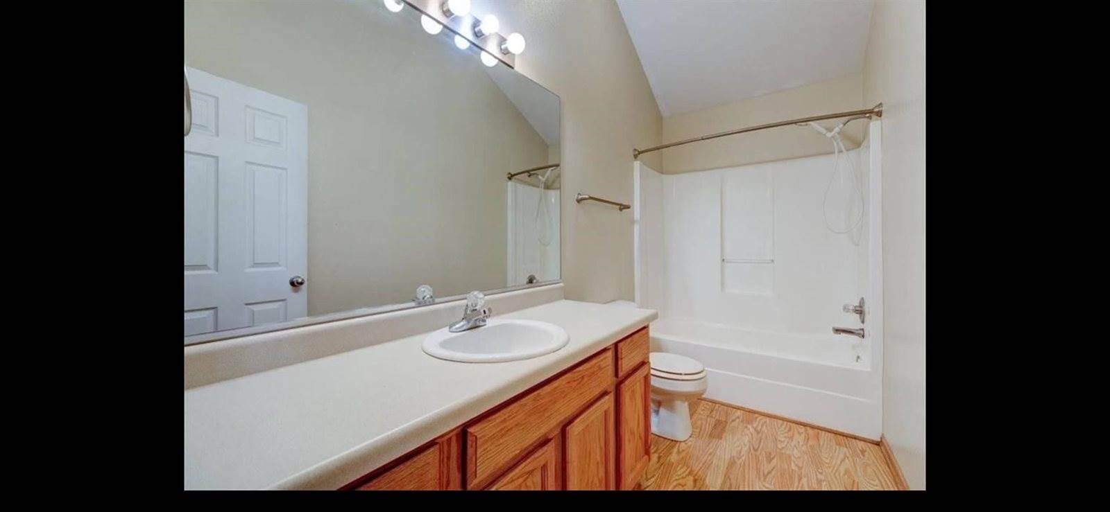 1062 10th Avenue NW, Altoona, IA 50009