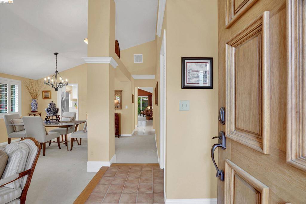 5001 Saint Garrett Ct, Concord, CA 94521