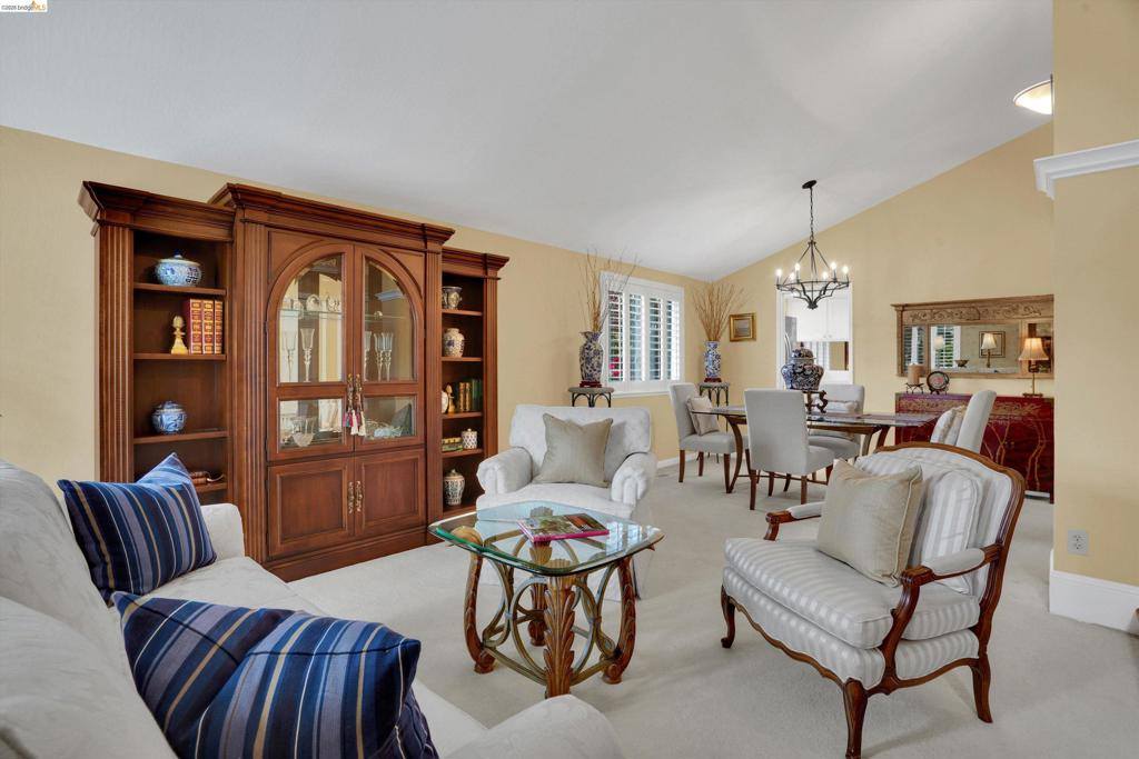 5001 Saint Garrett Ct, Concord, CA 94521