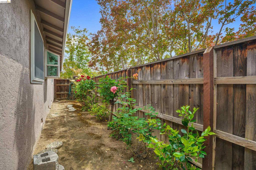 5001 Saint Garrett Ct, Concord, CA 94521
