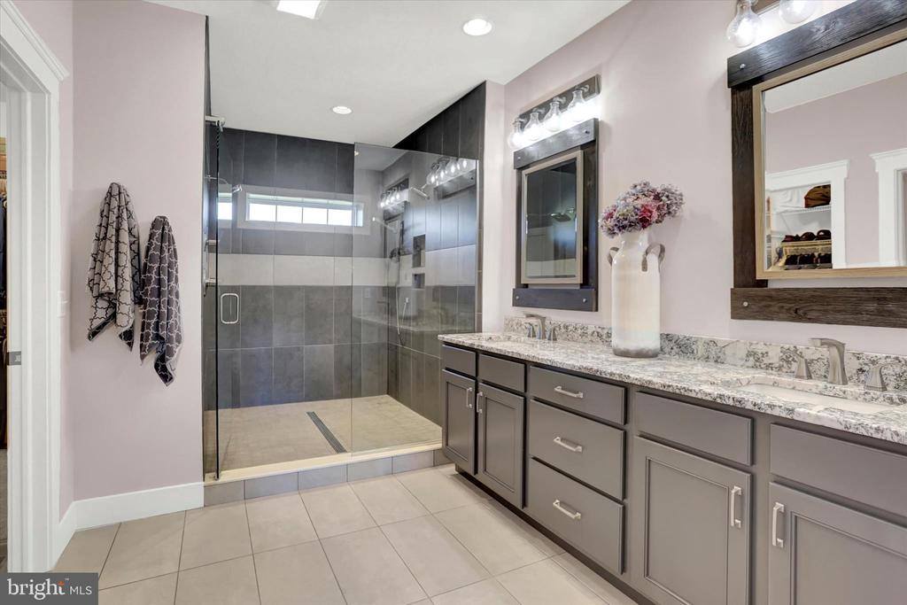 102 Memorial Drive, Harrisburg, PA 17112