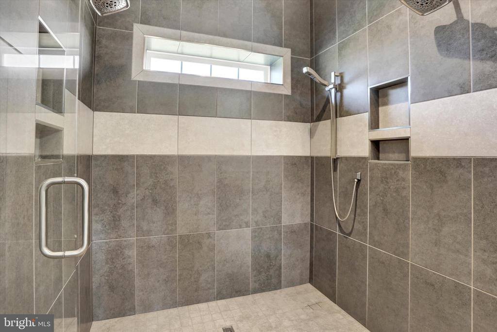 102 Memorial Drive, Harrisburg, PA 17112