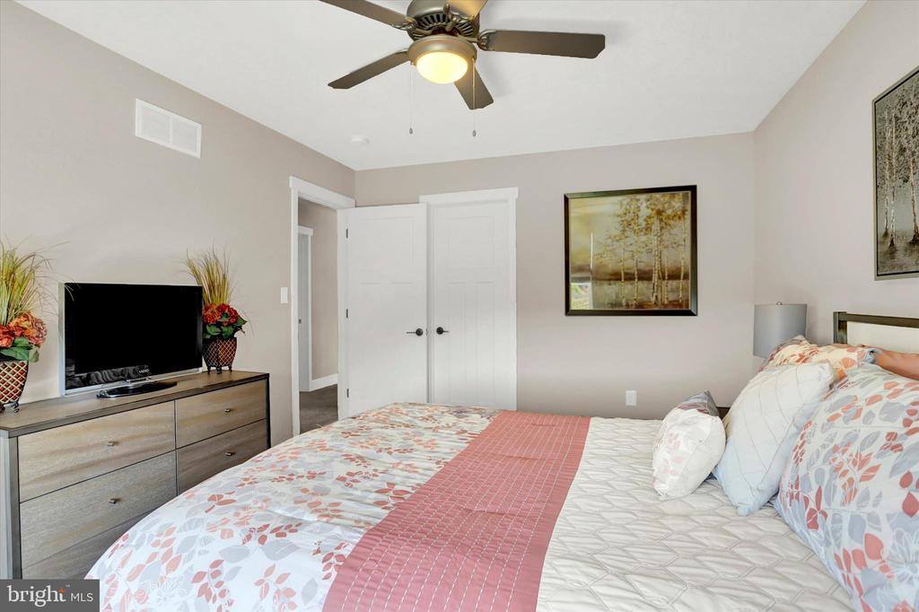102 Memorial Drive, Harrisburg, PA 17112