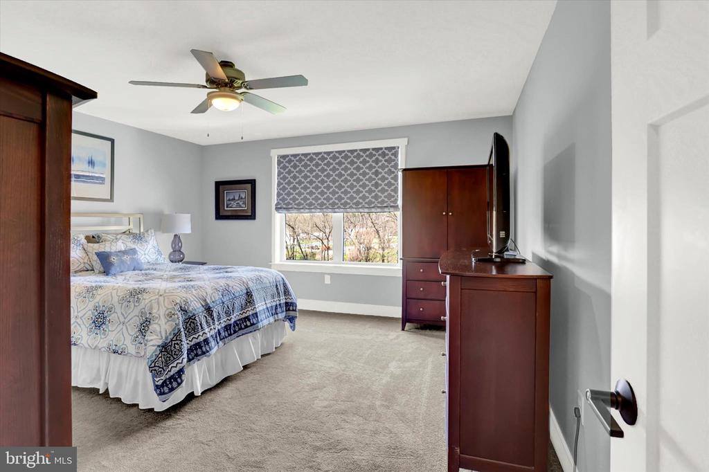 102 Memorial Drive, Harrisburg, PA 17112
