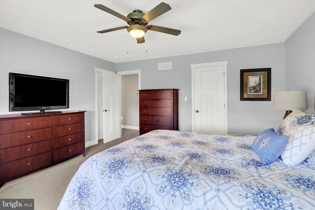 102 Memorial Drive, Harrisburg, PA 17112