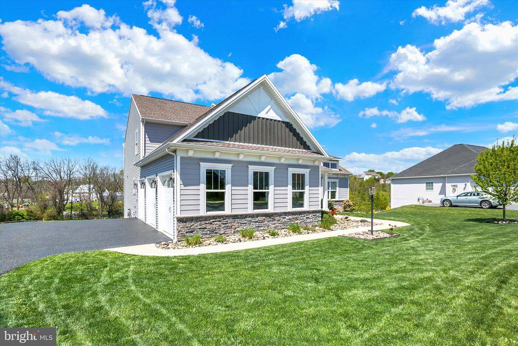 102 Memorial Drive, Harrisburg, PA 17112