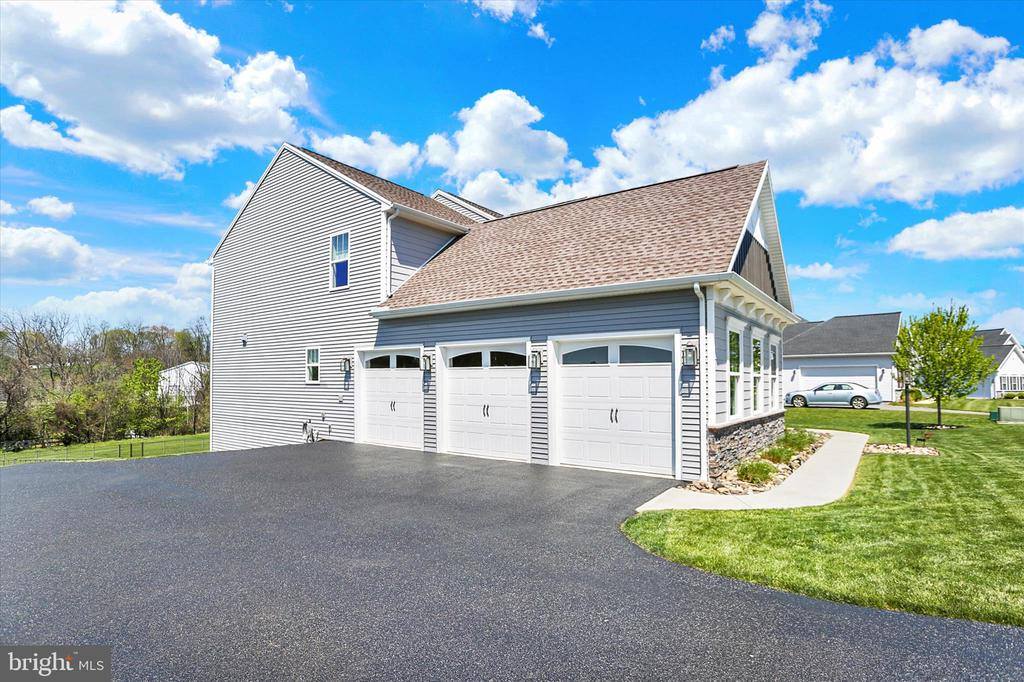 102 Memorial Drive, Harrisburg, PA 17112