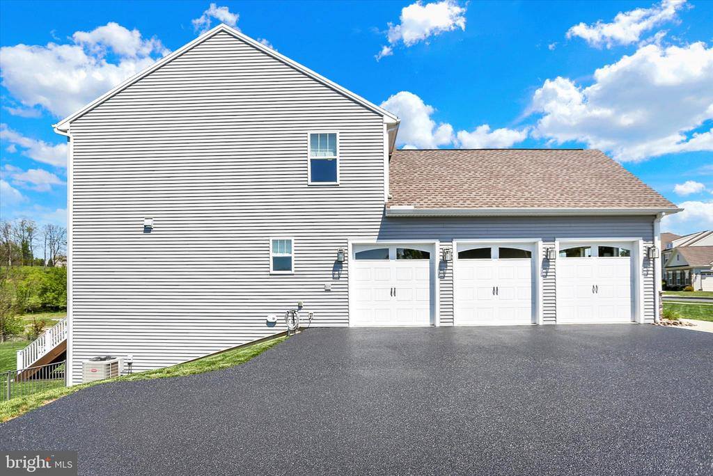 102 Memorial Drive, Harrisburg, PA 17112